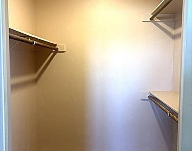 10110 N 97th Drive - Photo Thumbnail 11