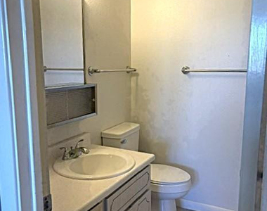 10110 N 97th Drive - Photo Thumbnail 10