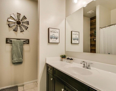 29857 W Columbus Avenue - Photo Thumbnail 13