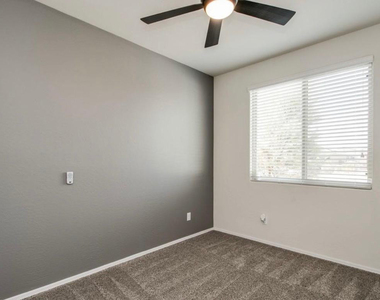 29857 W Columbus Avenue - Photo Thumbnail 6