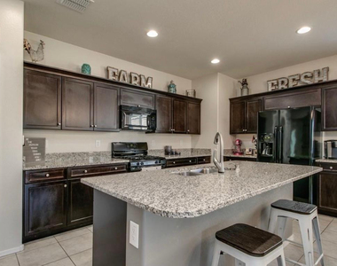 29857 W Columbus Avenue - Photo Thumbnail 24