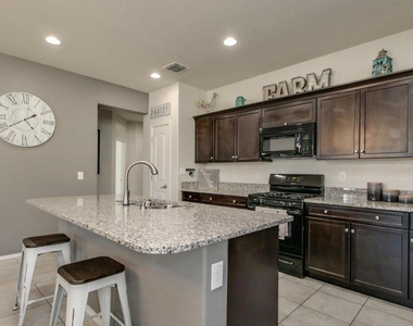 29857 W Columbus Avenue - Photo Thumbnail 27