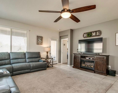 29857 W Columbus Avenue - Photo Thumbnail 43