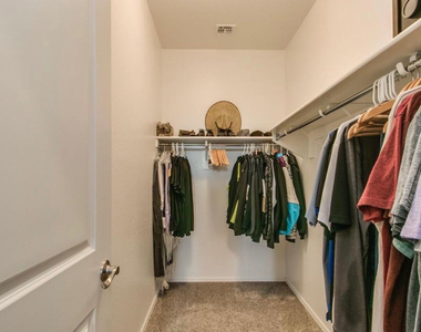29857 W Columbus Avenue - Photo Thumbnail 53