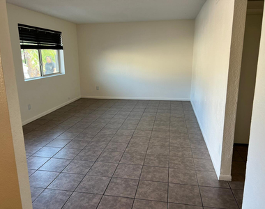 1420 E Brown Street - Photo Thumbnail 4