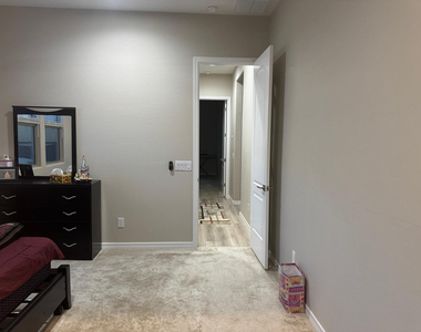 5525 W Banff Lane - Photo Thumbnail 18