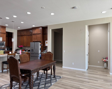 5525 W Banff Lane - Photo Thumbnail 26