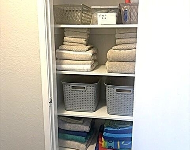10104 N 96th Drive - Photo Thumbnail 14
