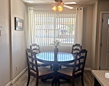 10104 N 96th Drive - Photo Thumbnail 4