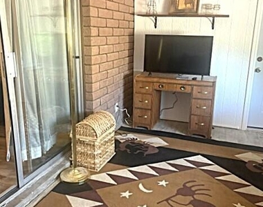 10104 N 96th Drive - Photo Thumbnail 20