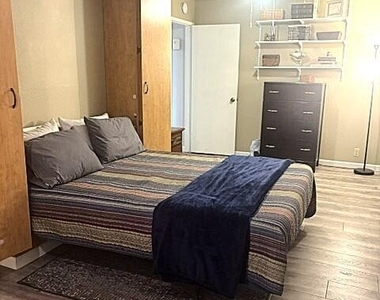10104 N 96th Drive - Photo Thumbnail 17