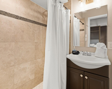 6419 E Cambridge Avenue - Photo Thumbnail 14