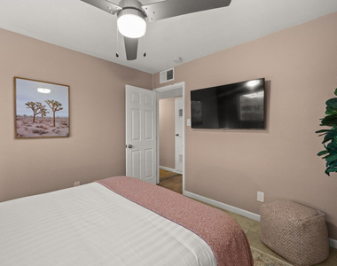 6419 E Cambridge Avenue - Photo Thumbnail 16