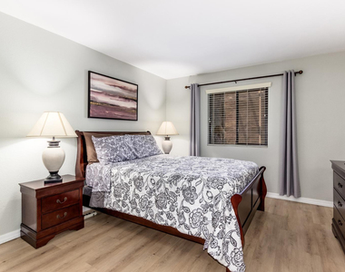 4704 E Paradise Village Parkway N - Photo Thumbnail 14