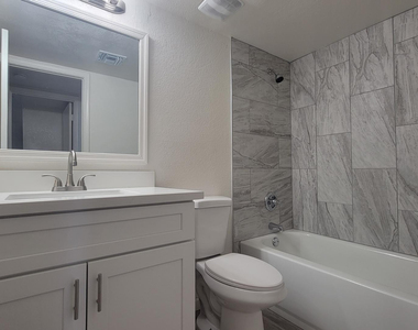 8739 W Indianola Avenue - Photo Thumbnail 17