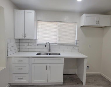8739 W Indianola Avenue - Photo Thumbnail 9