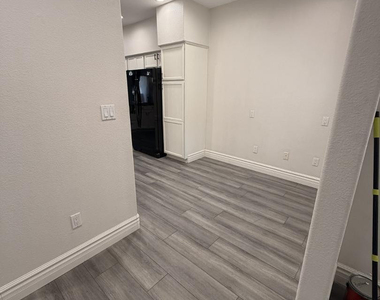 7401 W Arrowhead Clubhouse Drive - Photo Thumbnail 25
