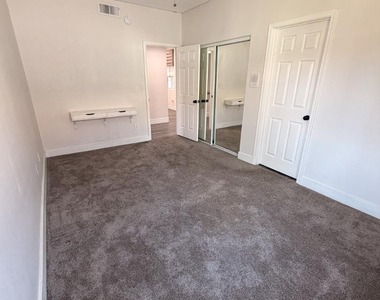 7401 W Arrowhead Clubhouse Drive - Photo Thumbnail 26