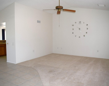 12411 W Foxfire Drive - Photo Thumbnail 5