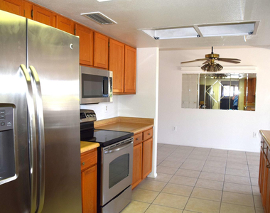 12411 W Foxfire Drive - Photo Thumbnail 2