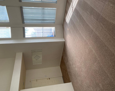 9828 S 44th Street - Photo Thumbnail 7