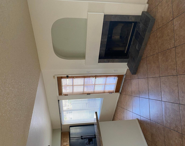 9828 S 44th Street - Photo Thumbnail 11