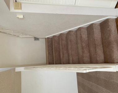 9828 S 44th Street - Photo Thumbnail 5