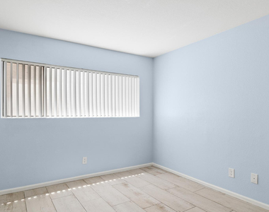 6480 N 82nd Street - Photo Thumbnail 16