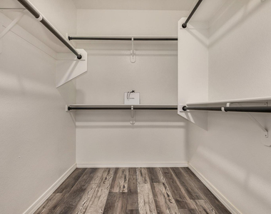 15221 N Clubgate Drive - Photo Thumbnail 42