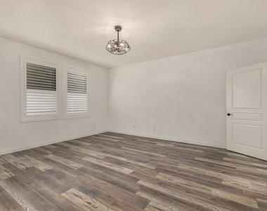 15221 N Clubgate Drive - Photo Thumbnail 32