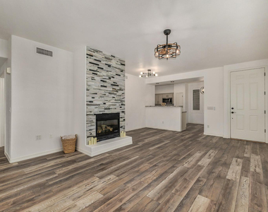 15221 N Clubgate Drive - Photo Thumbnail 5