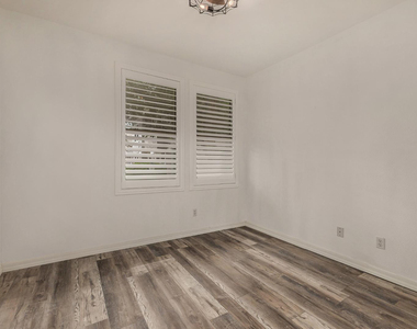 15221 N Clubgate Drive - Photo Thumbnail 27