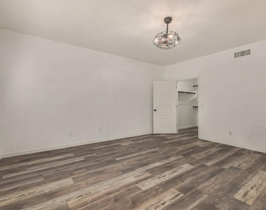 15221 N Clubgate Drive - Photo Thumbnail 34