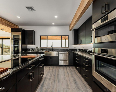 6111 E Victoria - Photo Thumbnail 13