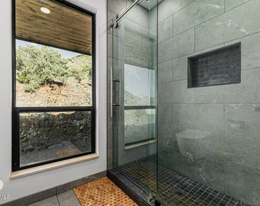 6111 E Victoria - Photo Thumbnail 27
