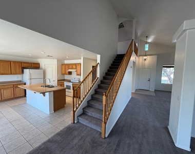 4319 W Darrel Road - Photo Thumbnail 8