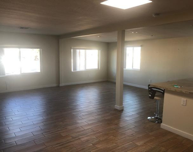 25424 S Wyoming Avenue - Photo Thumbnail 3