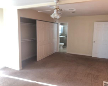 25424 S Wyoming Avenue - Photo Thumbnail 4