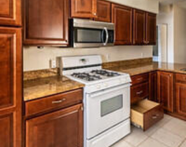 7401 W Arrowhead Clubhouse - Photo Thumbnail 16