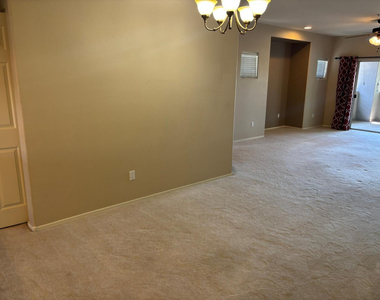 7401 W Arrowhead Clubhouse Drive - Photo Thumbnail 12