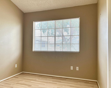 2301 E University Drive - Photo Thumbnail 11