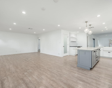 6709 E Monterosa Street - Photo Thumbnail 8