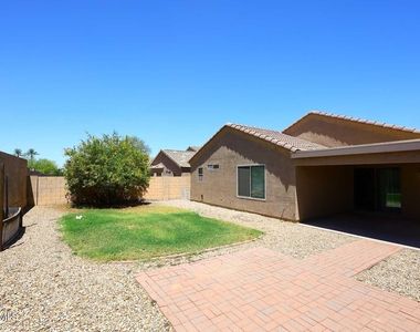 10945 W Loma Lane - Photo Thumbnail 30