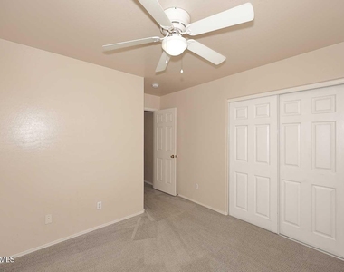 10945 W Loma Lane - Photo Thumbnail 22