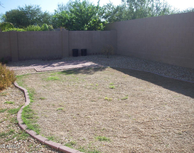 10945 W Loma Lane - Photo Thumbnail 14