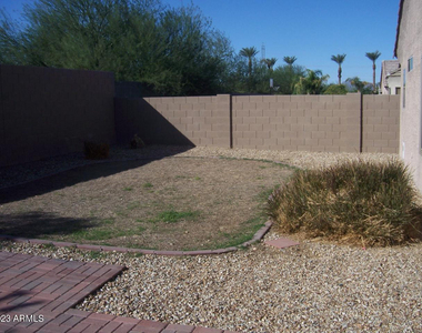 10945 W Loma Lane - Photo Thumbnail 16