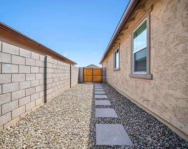 13244 W Ranch Gate Road - Photo Thumbnail 31