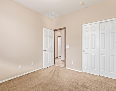 2624 W Beautiful Lane - Photo Thumbnail 17