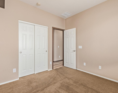 2624 W Beautiful Lane - Photo Thumbnail 15
