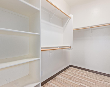 2624 W Beautiful Lane - Photo Thumbnail 24